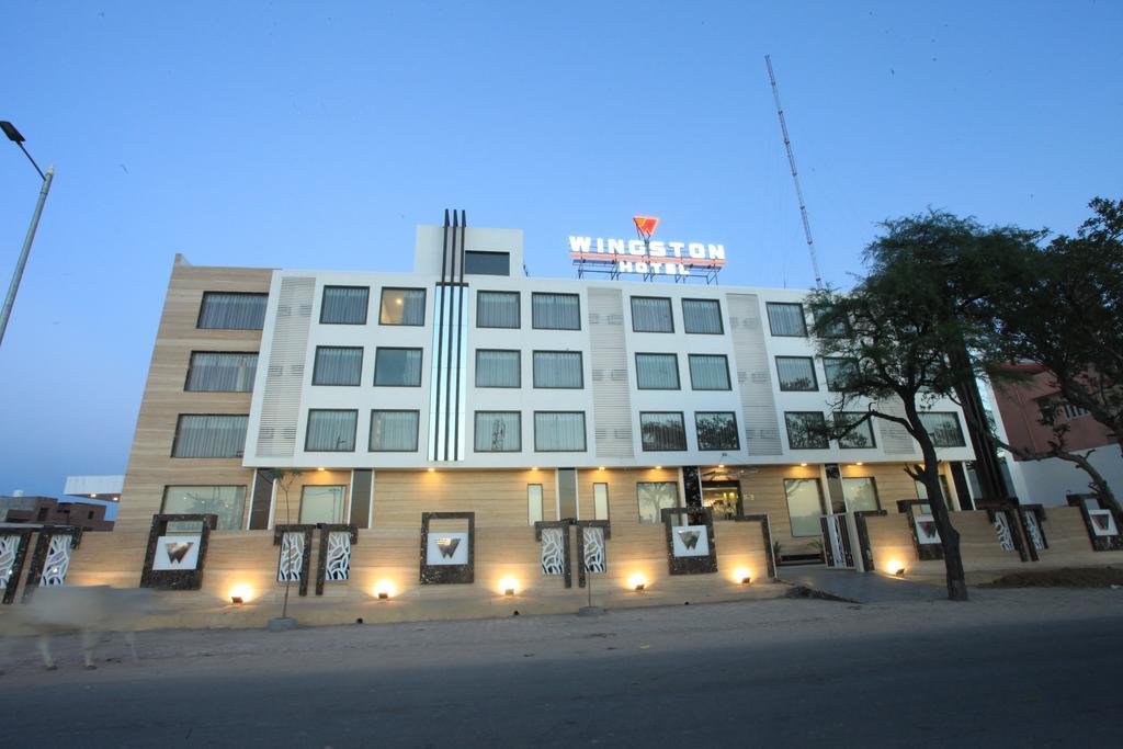 호텔 윙스턴 고버단 Radha Kund 외부 사진